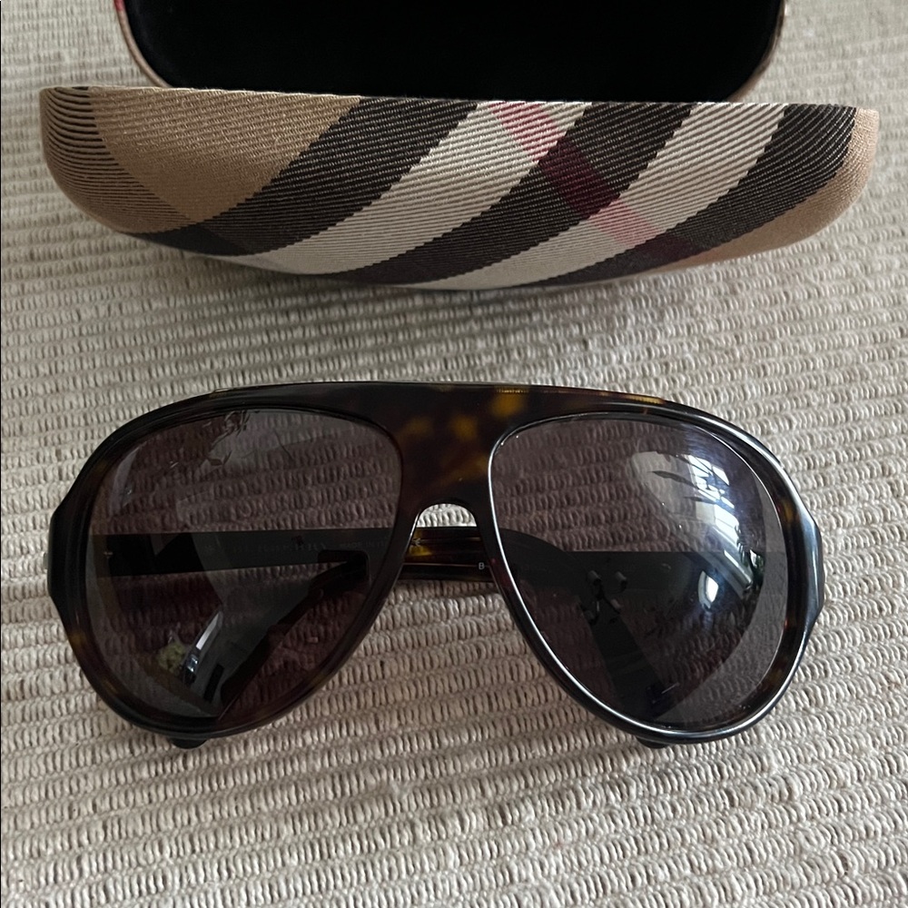 Burberry Tortoise Shell Sunglasses Authentic VINTAGE